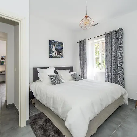 Holiday home Domaine De La Galiniere Chateauneuf-le-Rouge