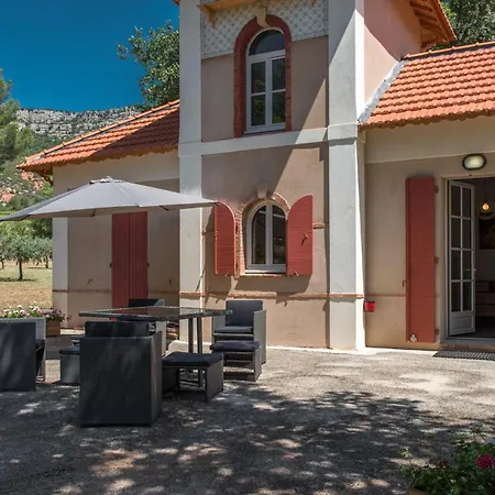 Domaine De La Galiniere Chateauneuf-le-Rouge